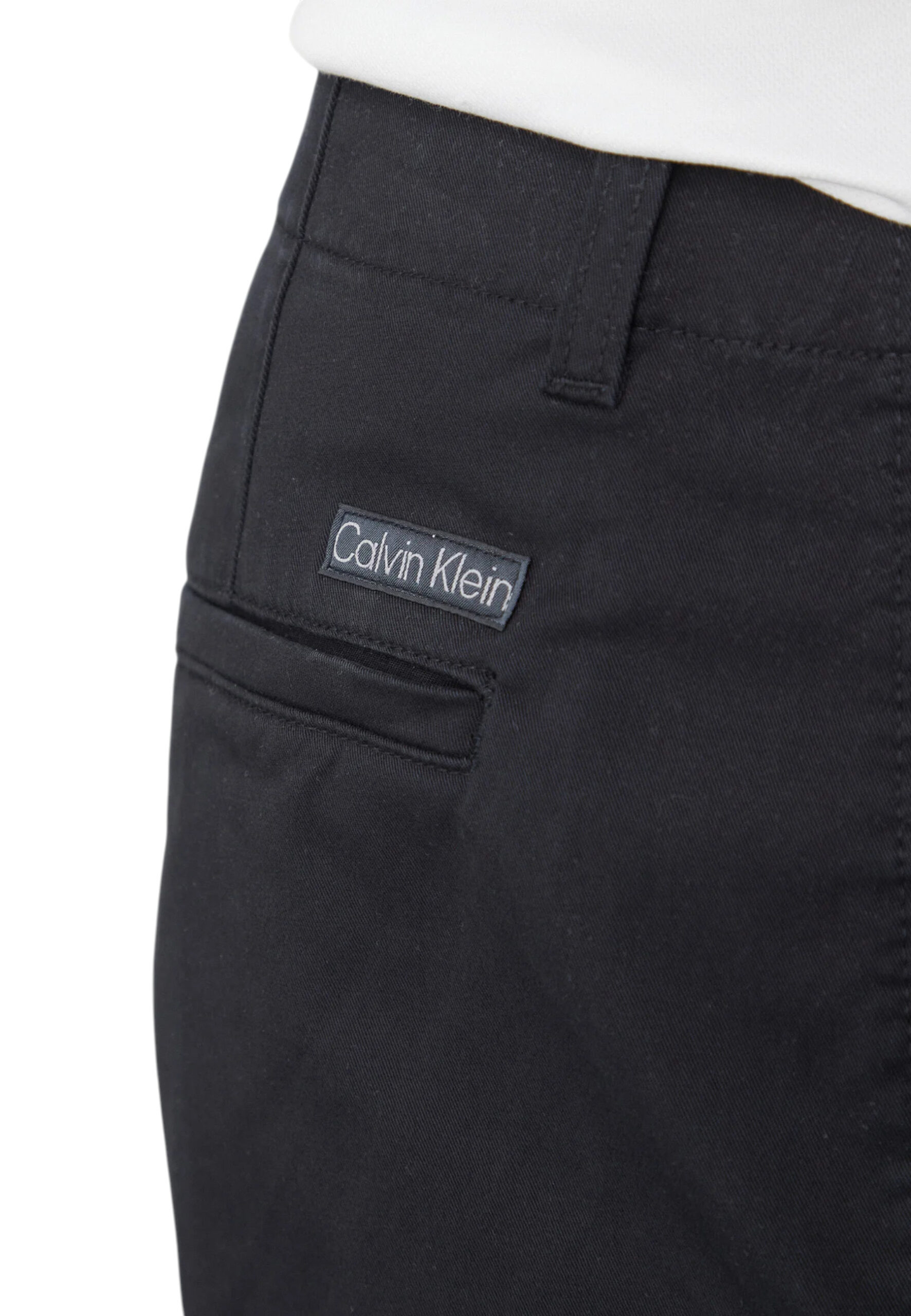 Calvin Klein Jeans Erkaklar uchun qora shimlar 519932