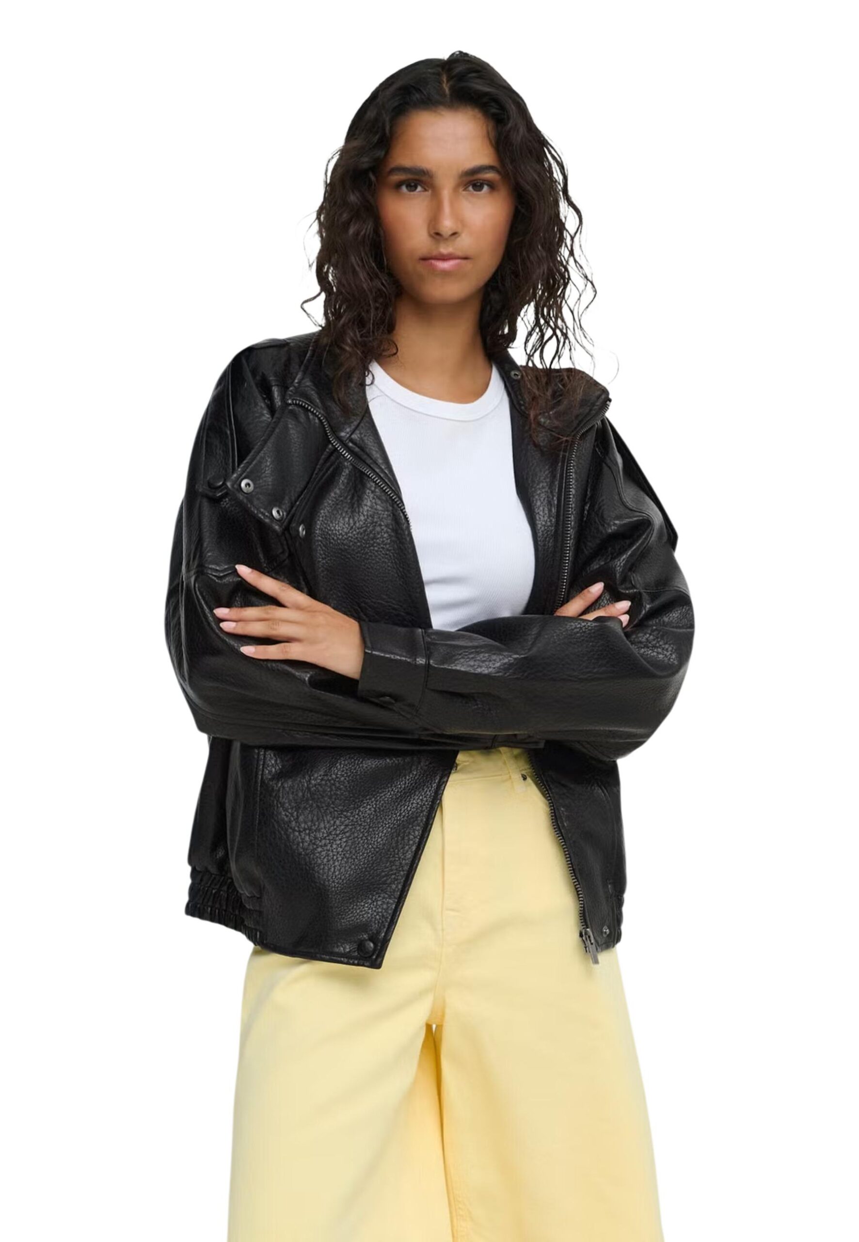 Shop Jacqueline De Yong ‘s Black Blazer JDYRAYE PU OVER at Brands Seekers